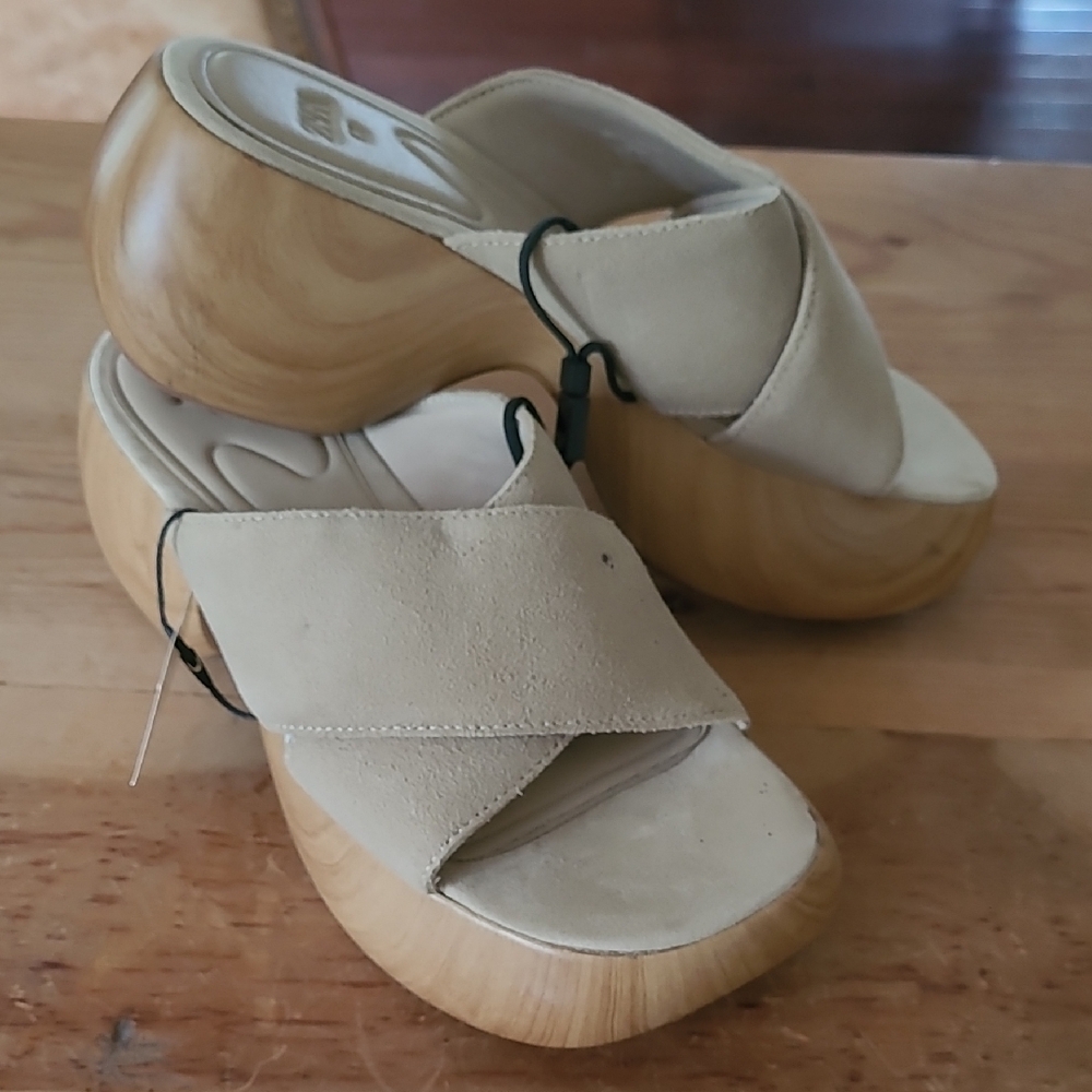 NWT Zara Women's Boho Taupe Suede Chunky Wood Mules - Bundle Discount - Picture 3 of 6